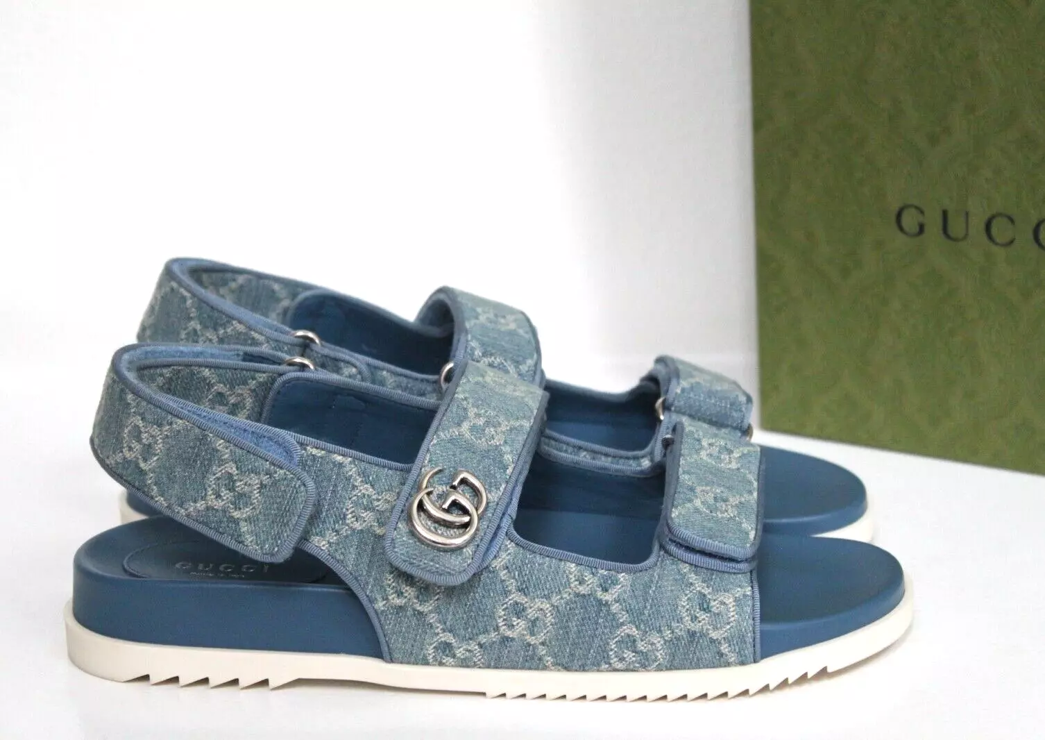 sandales plates Gucci Moritz double G GG bleu denim pointure 9,5 / 40
