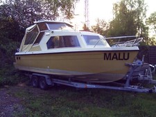 Motorboot Kajütboot mit Trailer und Motor