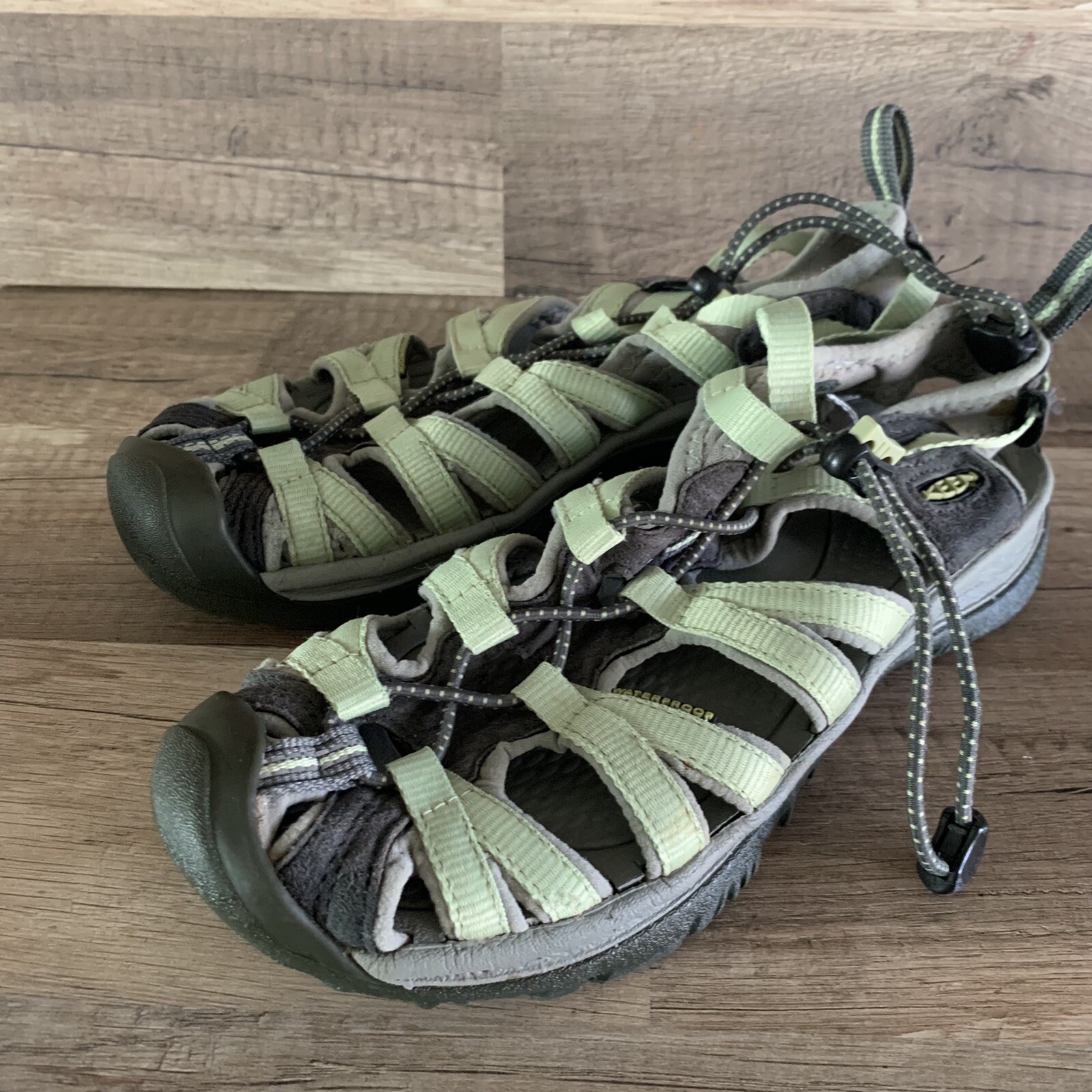 Sandali Keen Newport da donna per sport acquatici scarpe da trekking verdi taglia 6