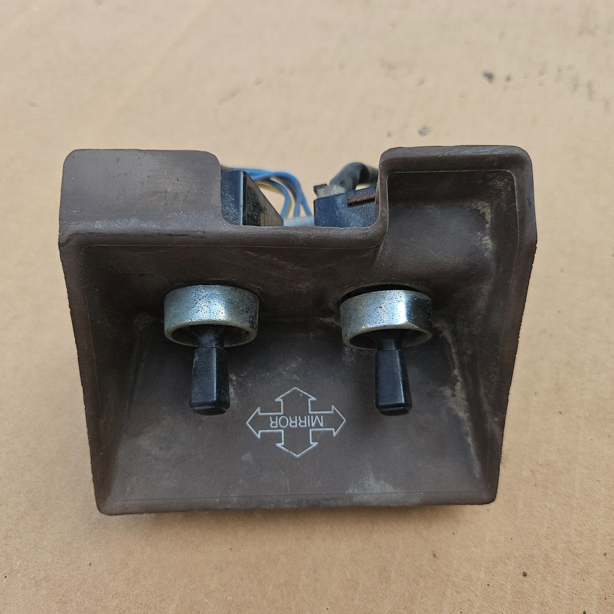 任天堂 - てる DATSUN 280ZX FLOOR CONSOLE POWER MIRROR SWITCHES/BEZEL BROWN