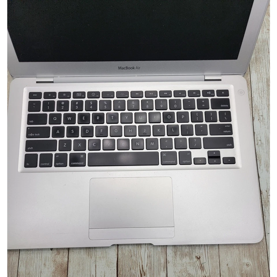 Apple MacBook Air A1304 Mid 2009 13.3" Intel Core 2 Duo 2GB RAM For Parts Only - Image 3 of 4