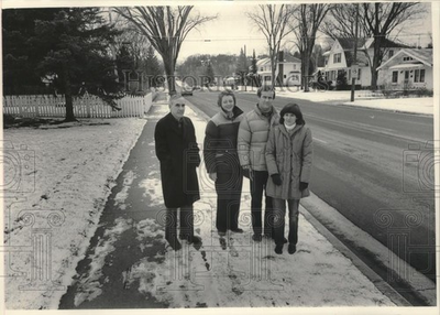 #ad 1983 Press Photo Citizens sue Eau Claire Wisconsin for widening State street $23.88