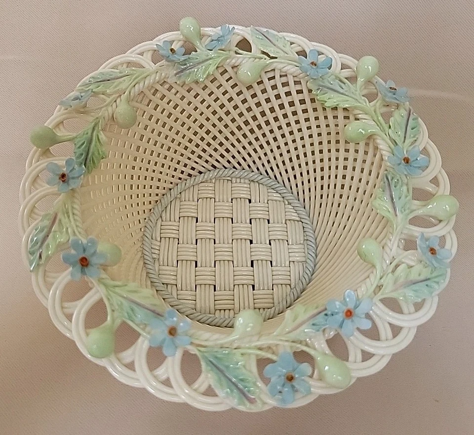 Cesta Belleek Fermanagh 6" cuenco tejido Forget Me Not Flowers hueso marfil irlandés Foto 2 de 4