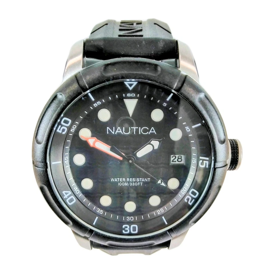 Reloj Nautica 49MM para hombre resistente al agua esfera negra con detalles blancos nuevo de stock Foto 3 de 4