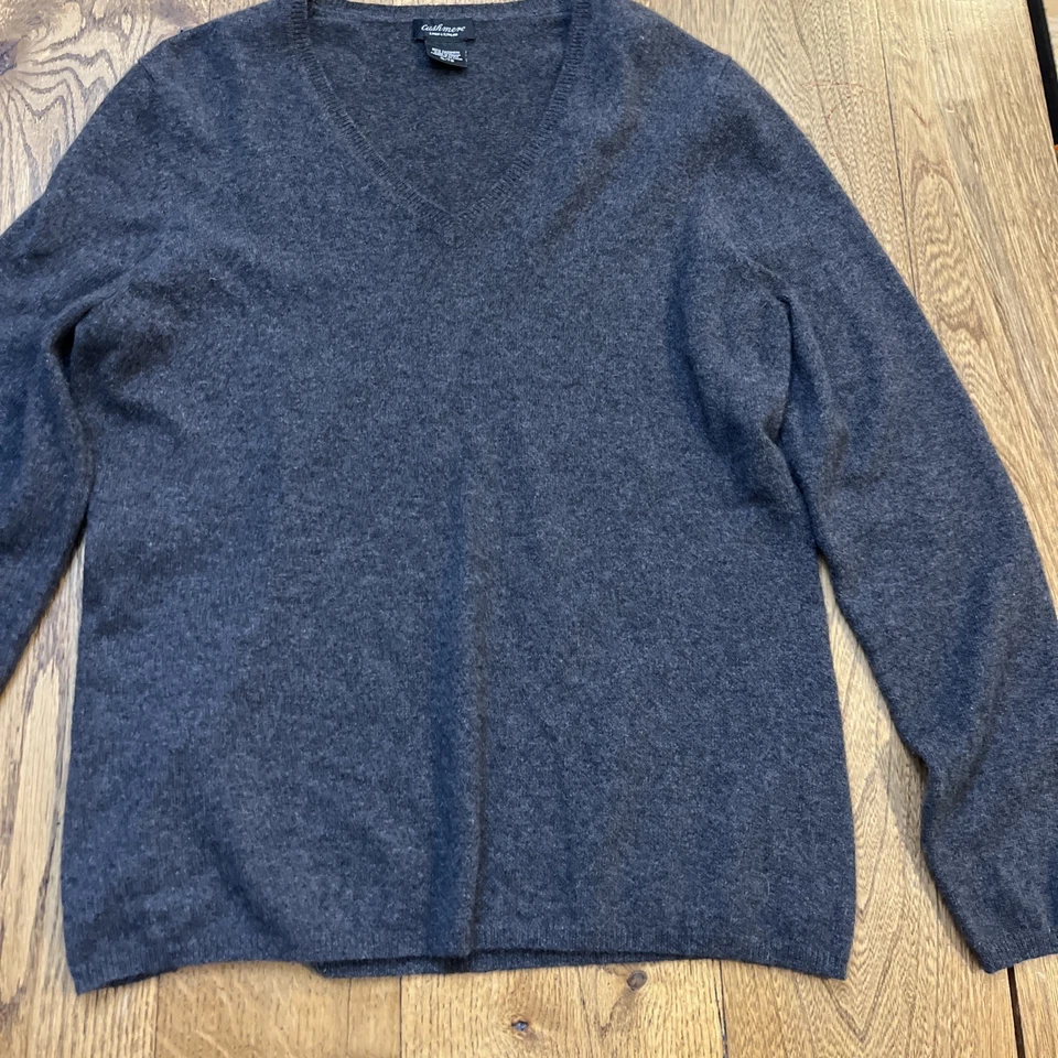 Suéter Lord & Taylor 100 % cachemir cuello en V gris, para mujer XL Foto 3 de 4