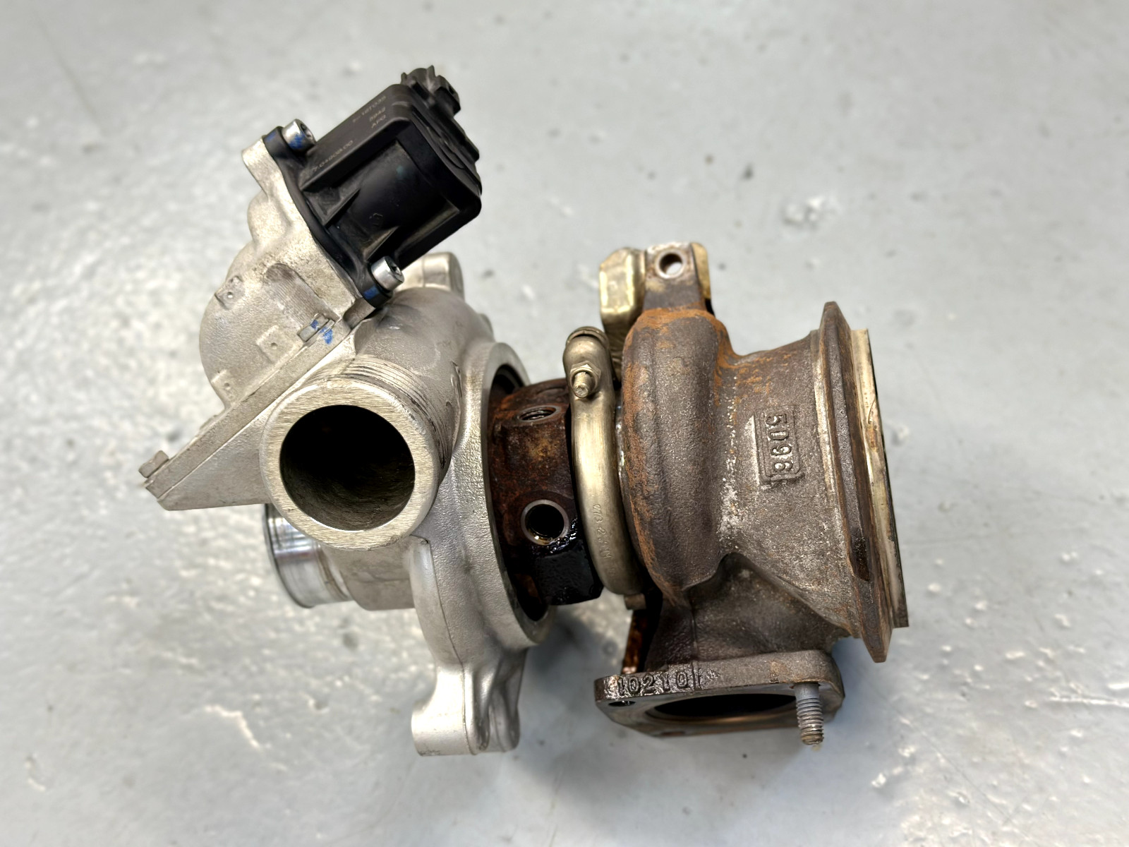 McLaren 570S RH Right Turbo Supercharger 13F0545CP Used 15K mi