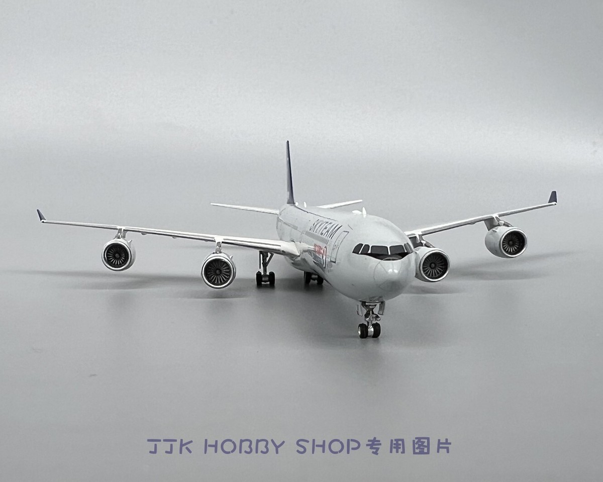 Phoenix 1/400 China Eastern Airlines SkyTeam Airbus A340-600 Phoenix 1/400 China Eastern Airlines SkyTeam Airbus A340-600