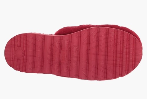 UGG Super Fluff Women’s Size 7 Slippers in Ribbon Red NEW - Picture 3 of 4