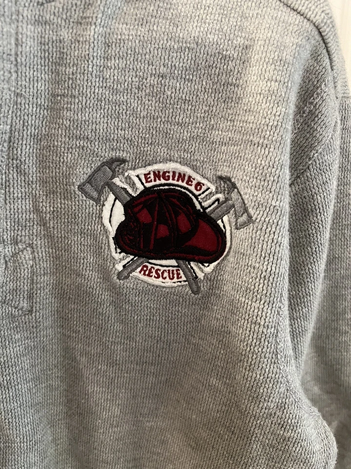 Chaqueta pulóver de bombero Gymboree talla 5 para niños Foto 2 de 3