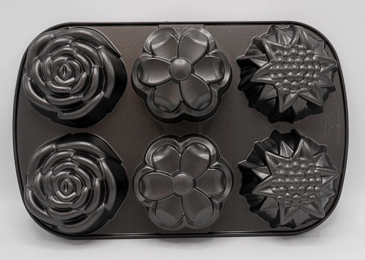 Flower hot sale cake pan