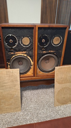 ACOUSTIC RESEARCH AR-2AX Speakers Great Sound Selling for parts so No Return