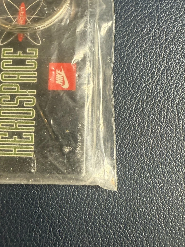 1993 Nike Майкл Джордан аэрокосмический брелок 🔥РЕДКАЯ ВИНТАЖНАЯ ОРИГИНАЛЬНАЯ УПАКОВКА 🔥 - Изображение 3 из 4
