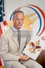 SCOTT CARPENTER NASA ASTRONAUT BOY SCOUT EMBLEM 1962 4X6 PHOTO
