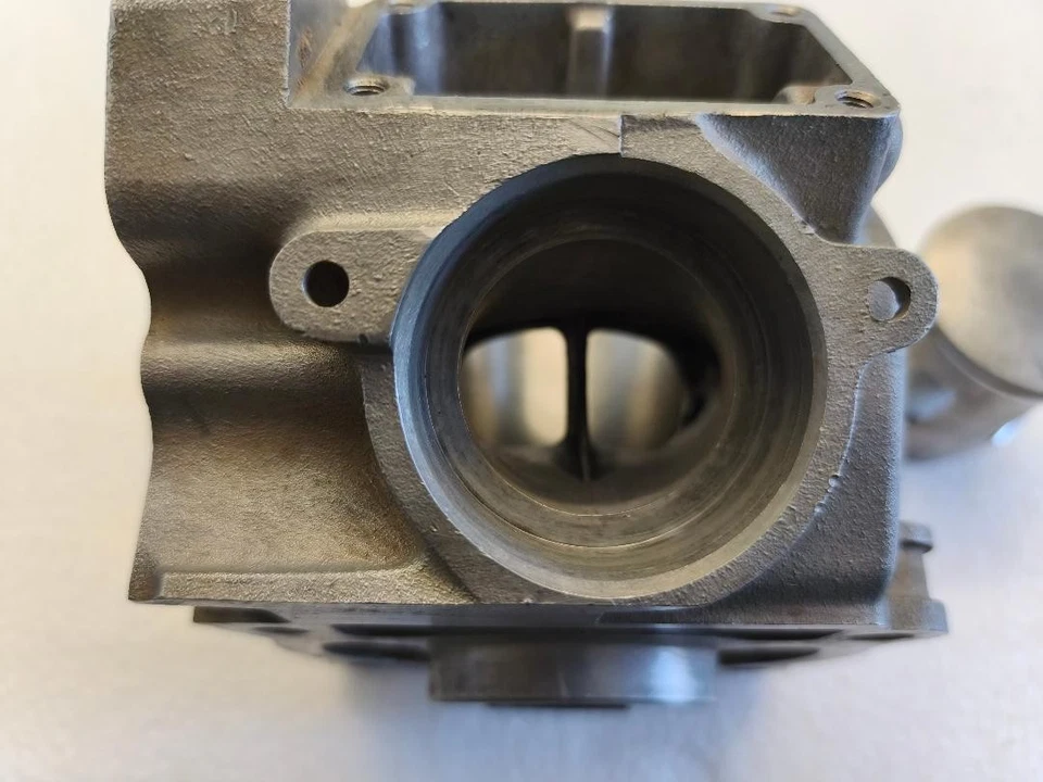 Cylindre + piston + joints pour la YAMAHA 125 YZ 1997 réf 4SS-11311-01 - Photo 3/4