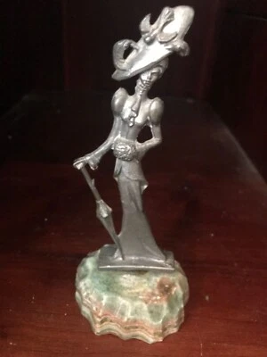 RARE ANCIENNE STATUE FEMME ÉLÉGANTE AU PARAPLUIE EN ÉTAIN SOCLE EN MARBRE 12,5cm - Photo 1/4