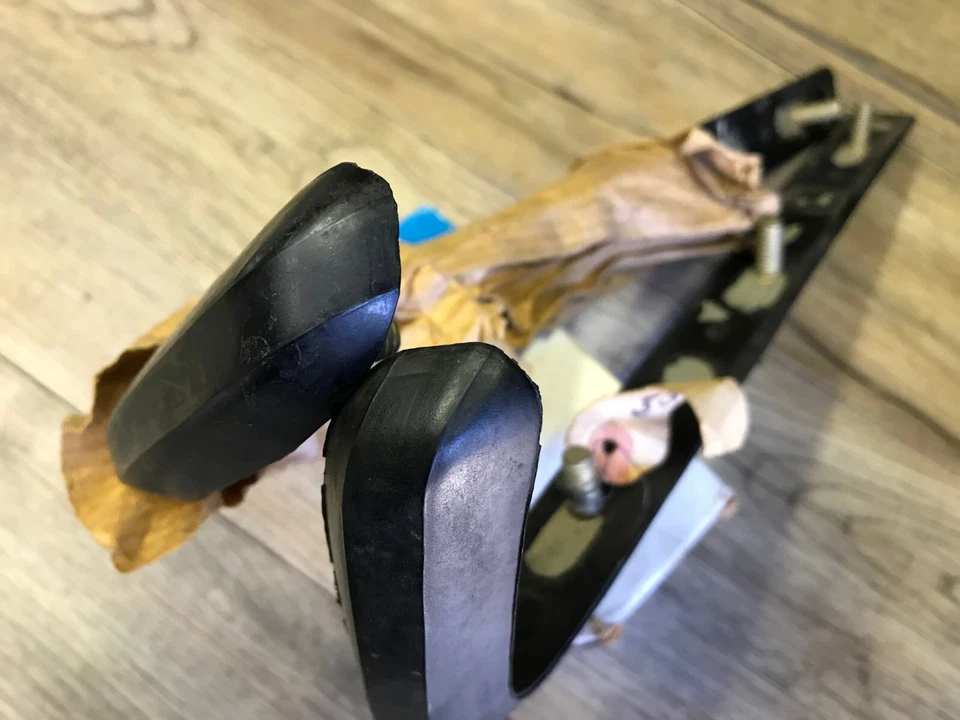 Plymouth GTX 1968 Satellite B carrocería nos parachoques delantero protectores 2856561 2856560 C-G Foto 3 de 4