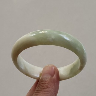 61mm Certified Natural Fashion Green Brown Xiuyan Jade Gems Bangle Bracelet 8280