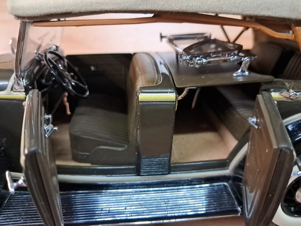 Motor City Lincoln 1932 KB   1/18 - Immagine 4 di 4