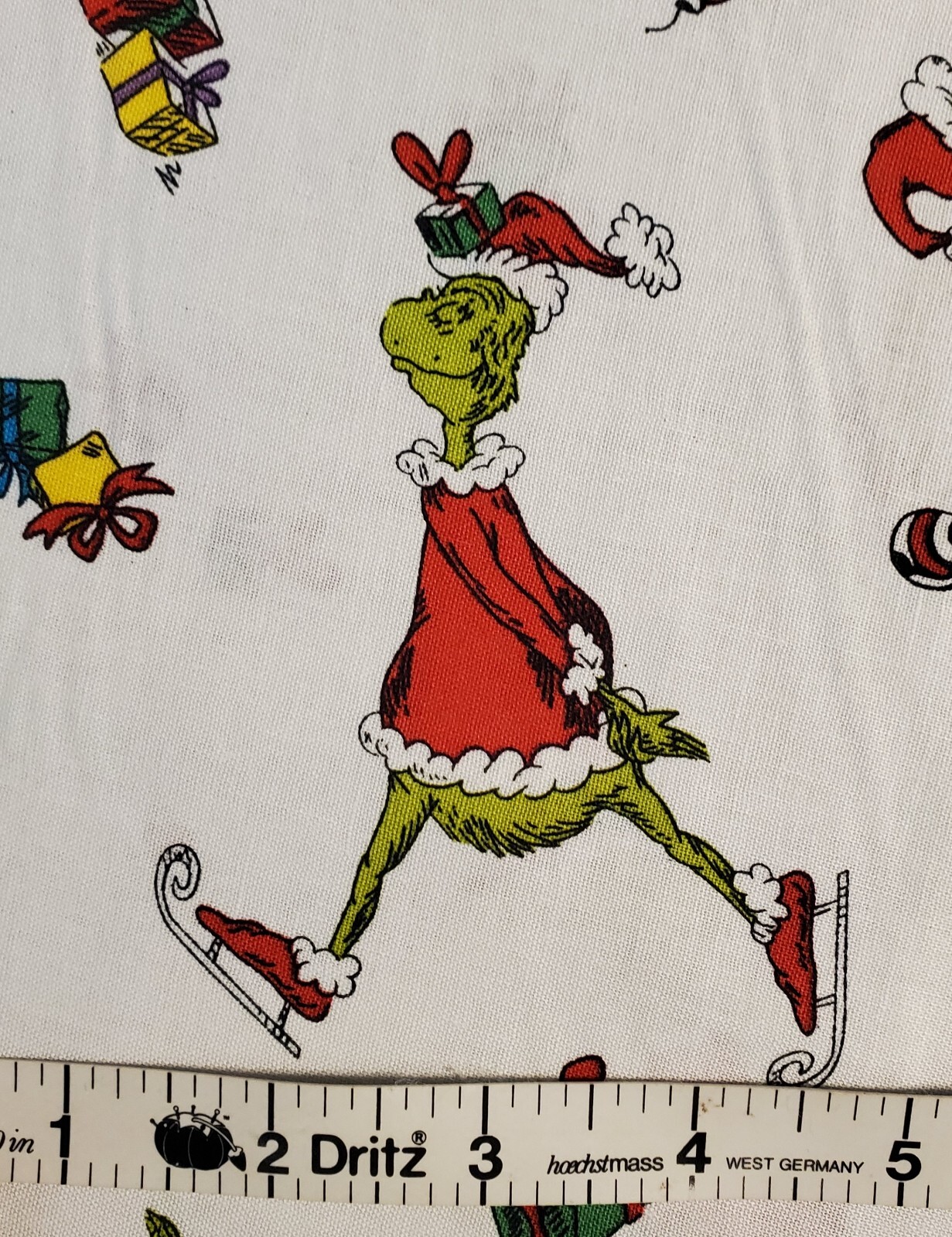 Dr. Seuss Grinch Fabric Robert Kaufman FQ HY BTY By the Yard Christmas