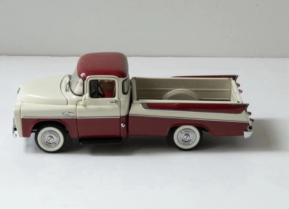 Dodge Sweptside D100 1957 camioneta pickup Danbury como nueva réplica de juguete escala 1/24 Foto 2 de 3