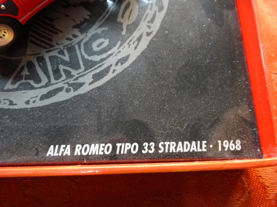 MINICHAMPS Alfa Romeo Tipo 33 Stradale 1968 1,041/9,999 - 1/43 Scale - Image 3 of 4