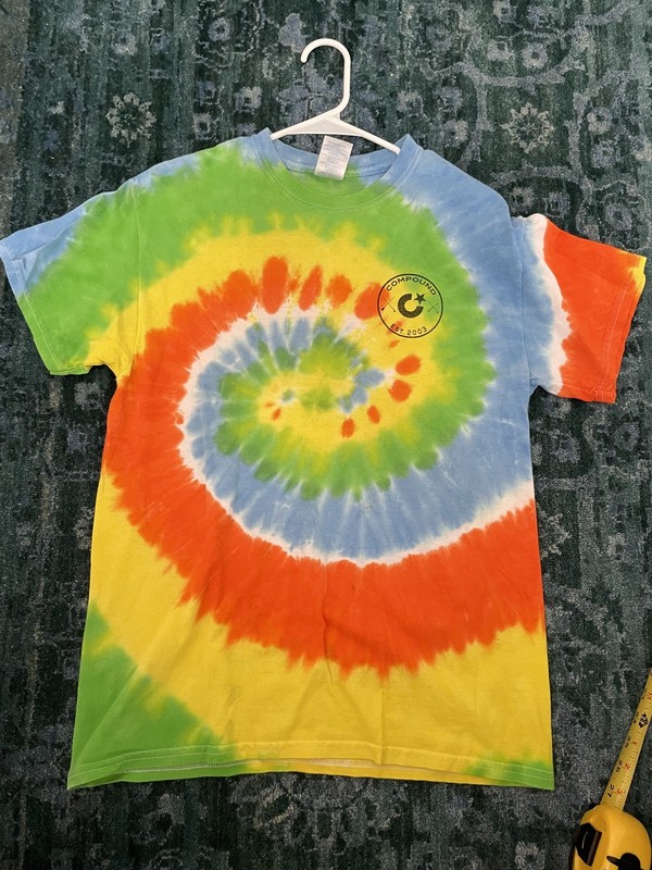 Compound Sarasota FL Men’s M Tie-dye T-Shirt graphic Logo 