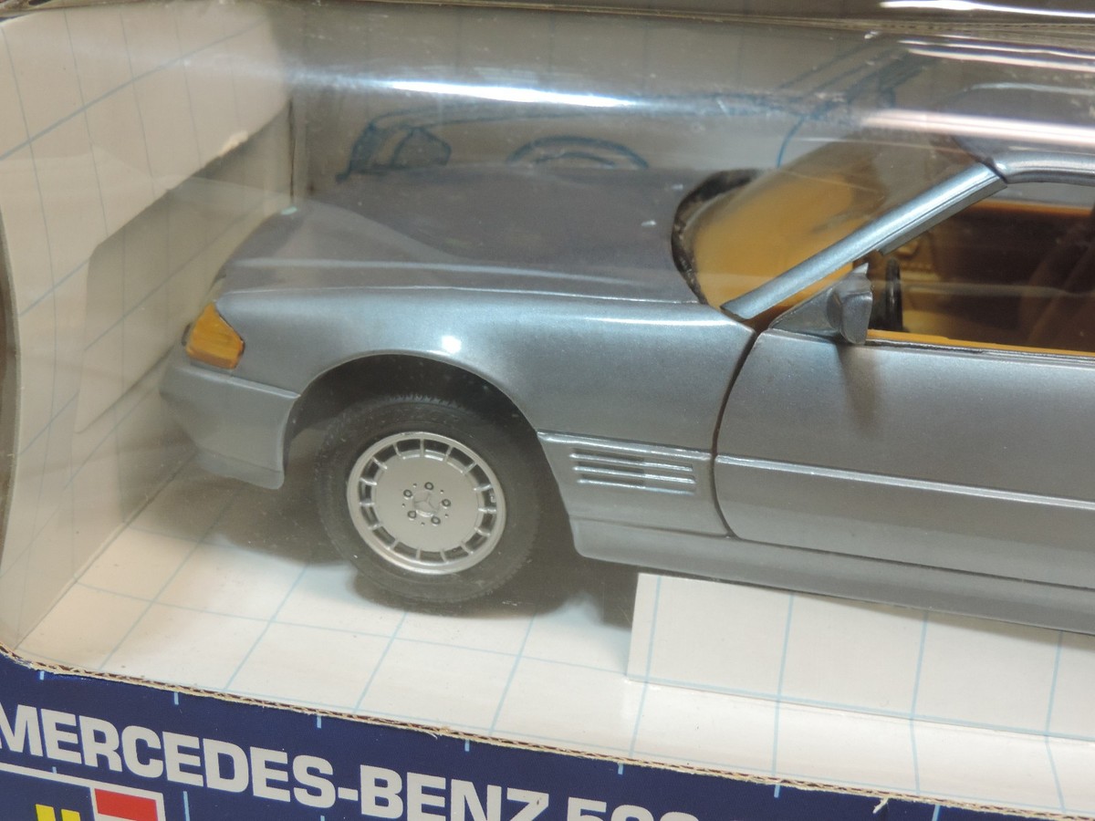 1990 Mercedes Benz 500 SL 1/18 Revell diecast silver car box 500SL