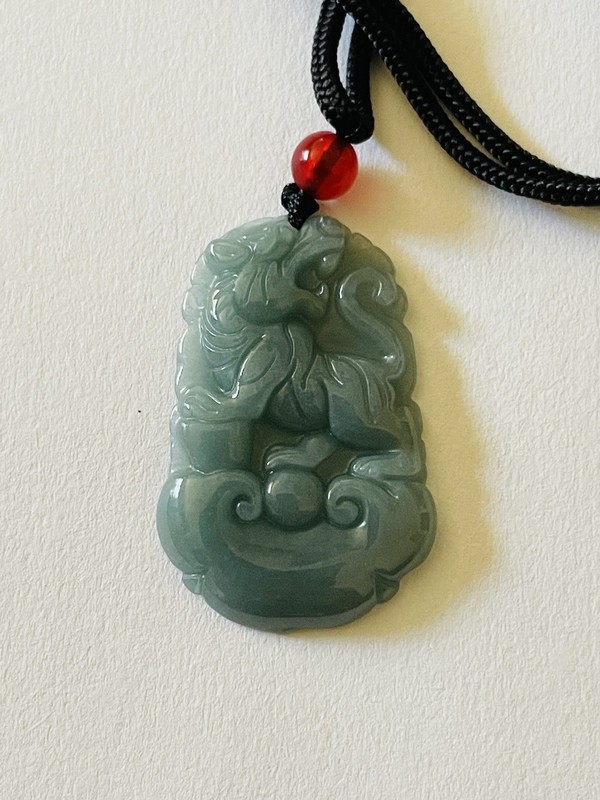 Tiger Pendant Chinese green Jade stone pendant / amulet rope necklace