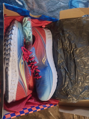 Saucony X Kinvara 11, Bostons Children Hospital Mens 11, New In Box Red/Teal