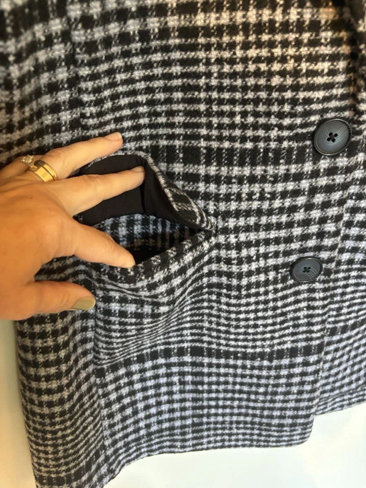 Old Navy Women's Plaid Blazer Small Black Light Blue Wool/Poly Blend NWT - Image 4 of 4