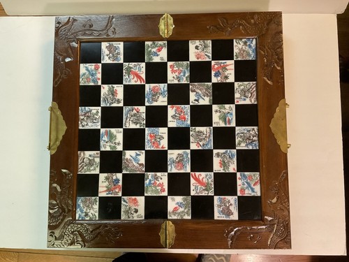 Geschnitztes, intarsiertes, tragbares Schachbrett.  - Bild 3 von 8