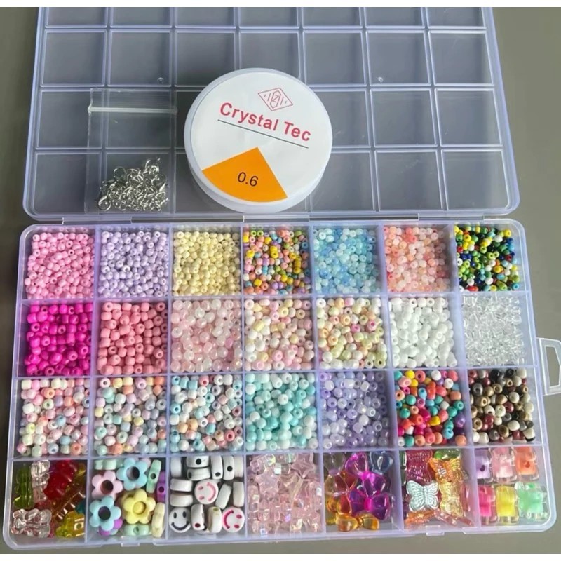 Bracelet Making Kit 32 Hole Set with 14 colored beads +14-slot pendan Multicolor