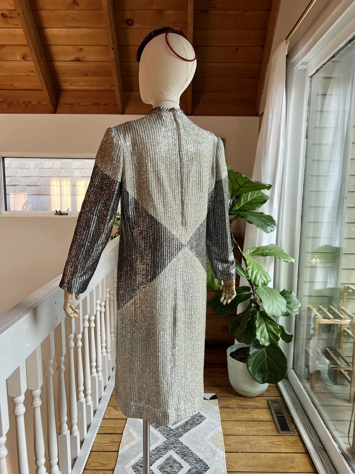 Vestido de fiesta vintage Lilli Diamond años 70 geométrico plata bronce talla grande  Foto 2 de 4