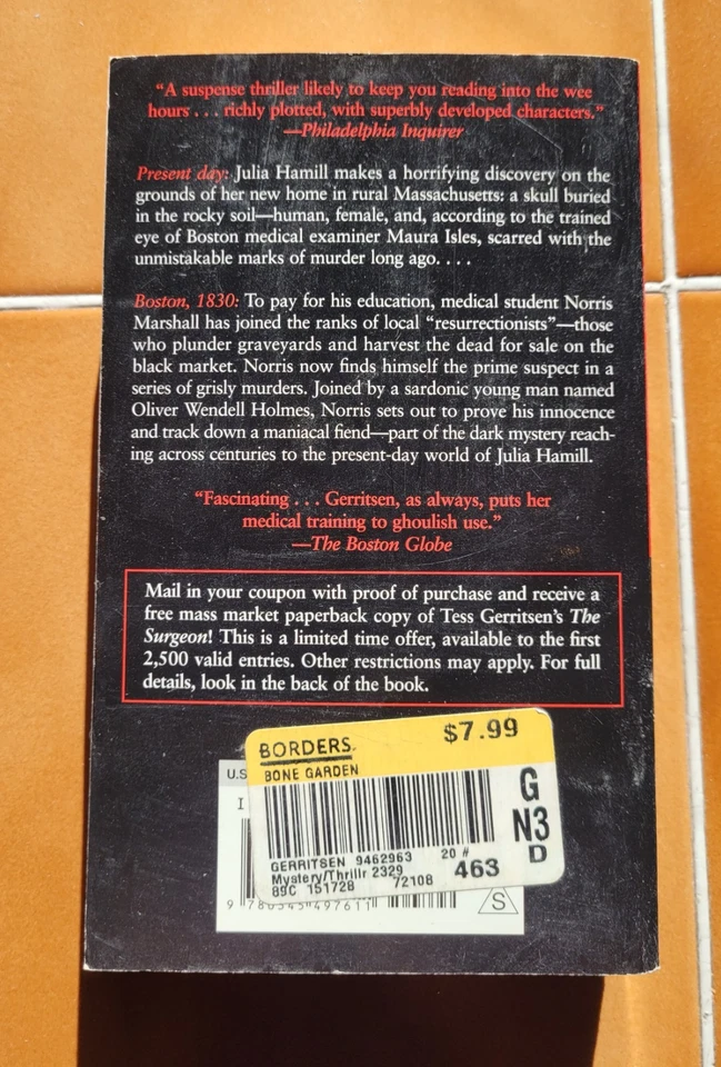 The Bone Garden: A Novel Tess Gerritsen - Image 2 of 2