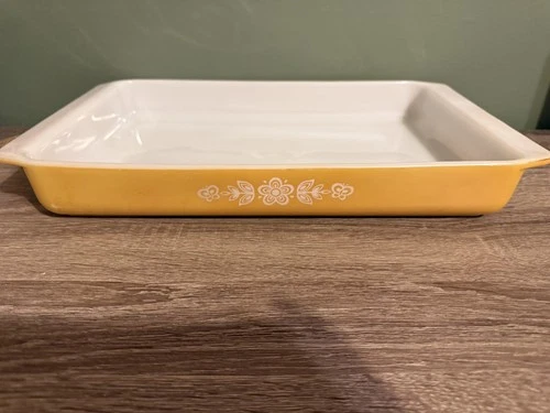 Pyrex BUTTERFLY GOLD Lasagna Pan Baking Dish 13 1/2 X 8 3/4 X 1 3/4 Vintage