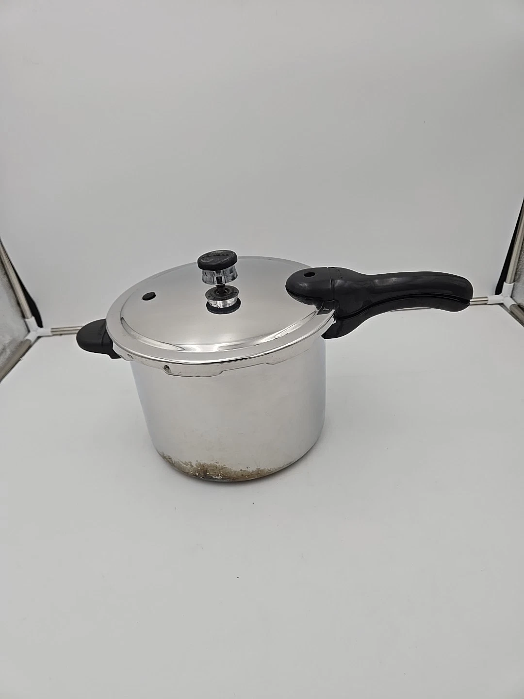 PRESTO 6 Quart Pressure Cooker Model 0136203 USED Great Condition