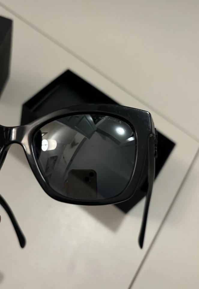 Gafas de sol Chanel Black Butterfly Lego Boy Logo 💯 Auténticas Foto 3 de 4