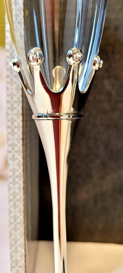 Flautas enchapadas en níquel Hortense B Hewitt Co boda estrás tachonadas rey reina Foto 4 de 4