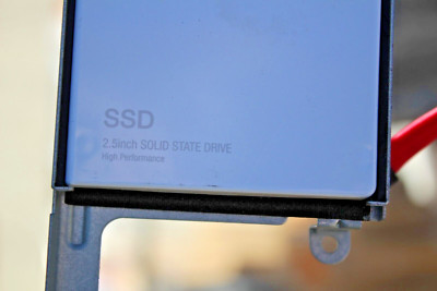 * Pulls * SK Hynix - 60GB SSD - 2.5'' - Solid State Drive - w/Bracket and Cables.