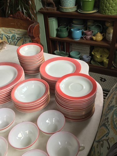 67-teiliges Vintage Pyrex Rosa Flamingo Geschirrset mit Goldrand Teller Tassen Schüsseln - Bild 7 von 15