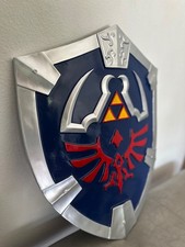 Legend of Zelda Hylian Shield Replica Wall Display / Collectible