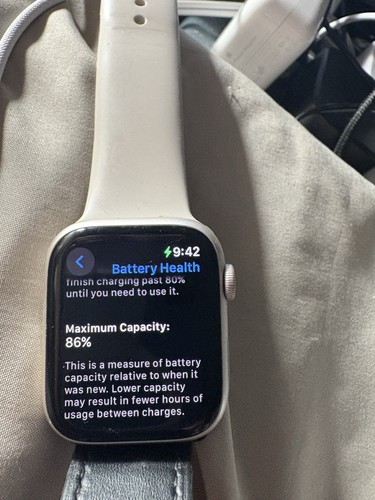 Apple Watch Series 8 GPS Cellular 45mm Starlight Smartwatch MNVP3LL/A - Photo 3 sur 3