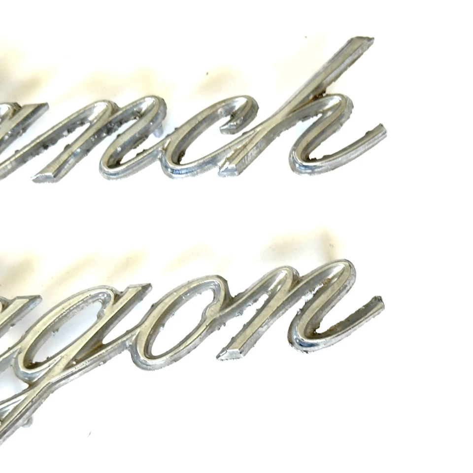 Vintage Ford Ranch Wagon Script Emblem Name Plate Badge Read Foto 4 de 4