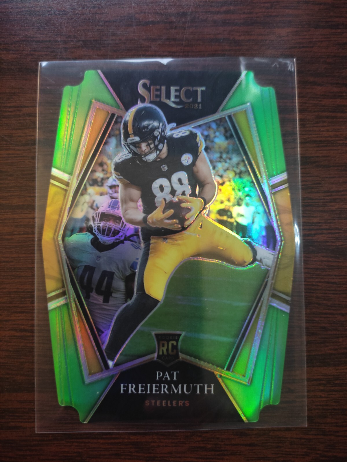 2021 Select Pat Freiermuth Neon Green Die-Cut /349 Premier Level RC Steelers