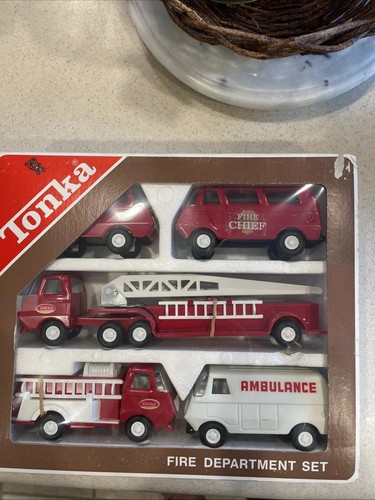 Tonka Fire Department Gift Set 830 with Ladder Trucks, Vans, Pickup 1969 NEW