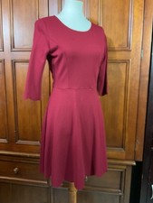 Lulus Women’s Burgundy Dress Fit And Flair Size Medium Scalloped Edges Twirl Lkn