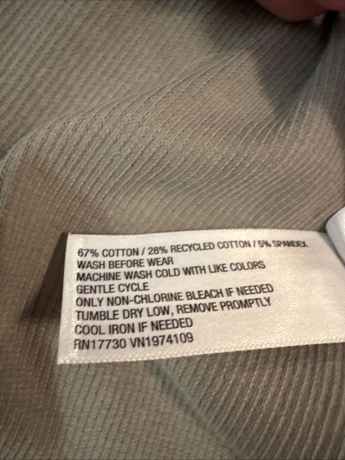 Universal Thread Button Down  Ribbed Tee Size L - image 7