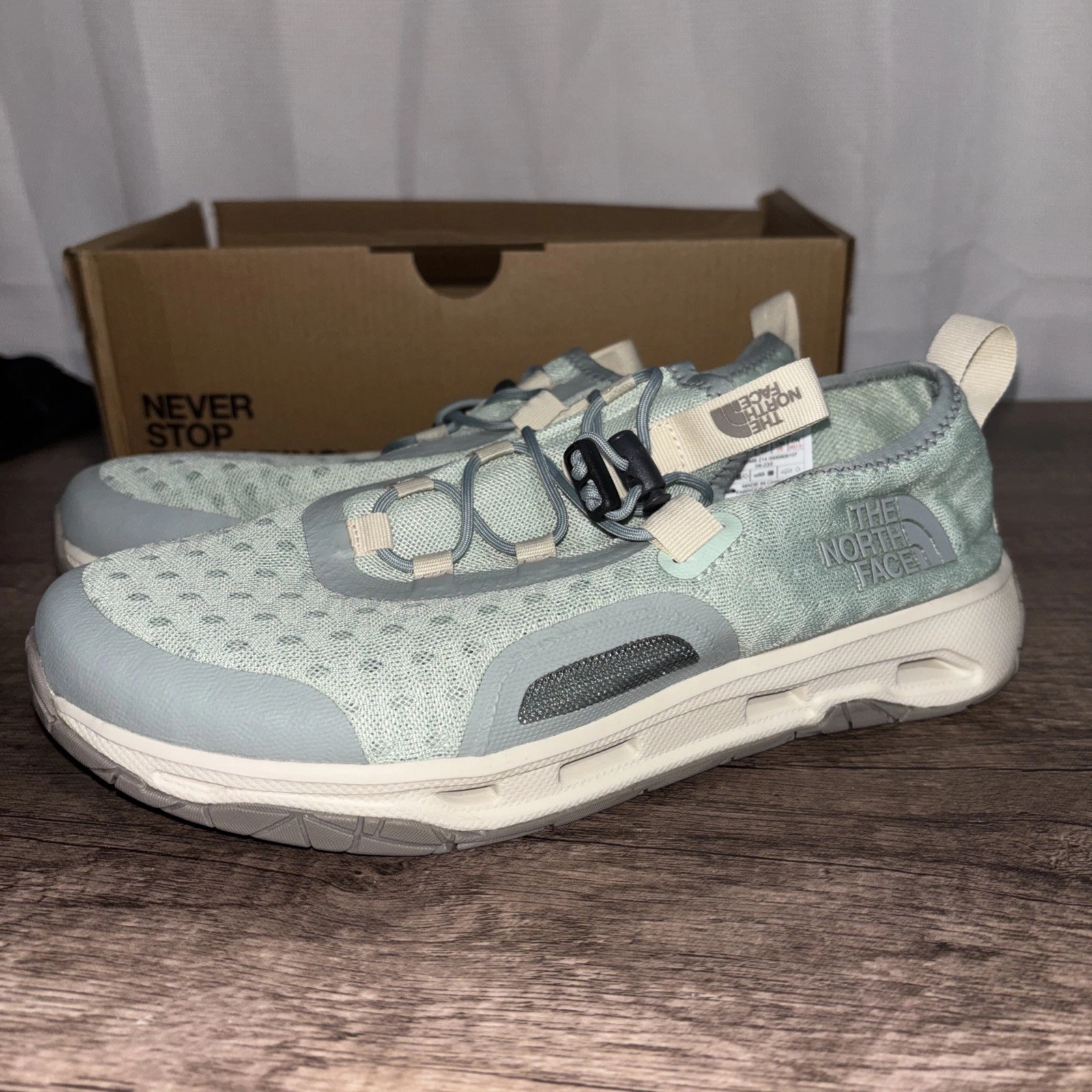 The North Face Womens Size 9 Skagit Green Mist Amphibious Water Shoes Sneakers