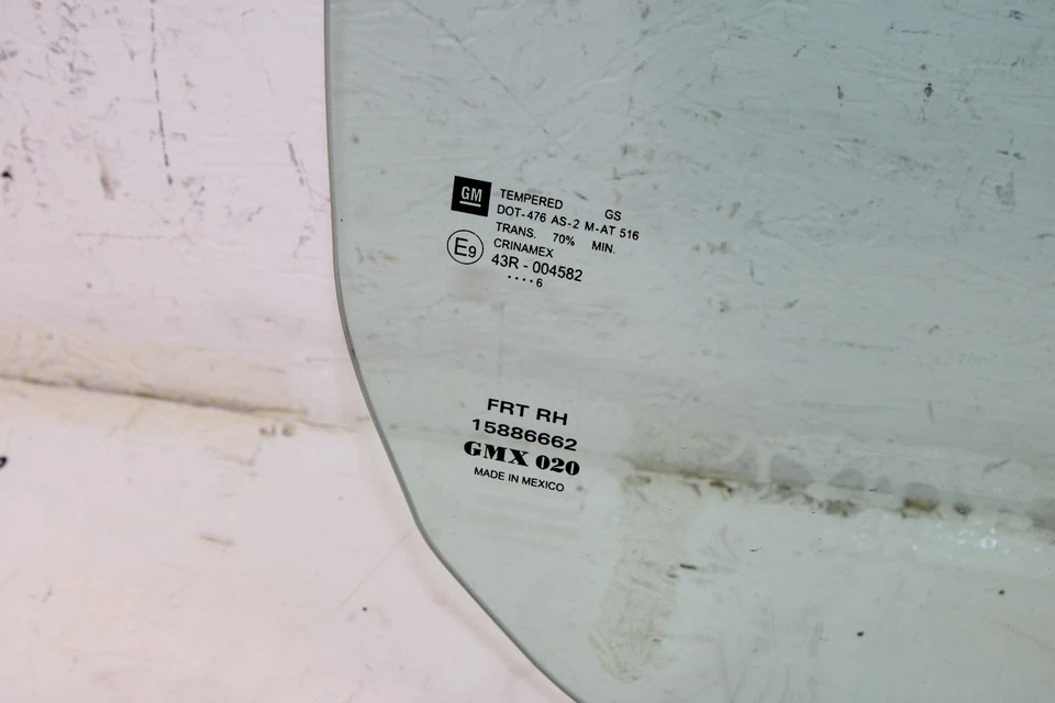 Vidrio ventana puerta derecha Saturn Sky 2007-2010 OEM MC2 Foto 2 de 4