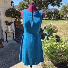 Tahari Elegant Turquoise Sleeveless Dress Size 4.